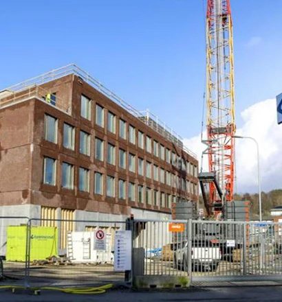 214 studentlägenheter kommer att ligga centralt i ett tio våningar högt hus strax intill Opaltorget i Tynnered där det finns bra samhällsservice och gott om kommunikationer. Lägenheterna är planerade att stå klara för inflyttning under fjärde kvartalet 2022.